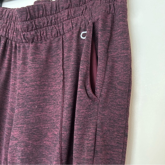 GAP Fit Tech Jersey Workout Joggers - Picture 6 of 13